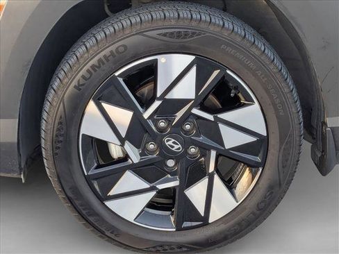 Used 2025 Hyundai Kona SEL FWD image 23