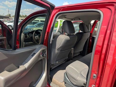 Used 2017 Nissan Frontier PRO-4X w/ Pro-4x Graphics Package AWD/4WD image 12