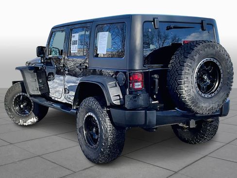 Used 2017 Jeep Wrangler Unlimited Sahara w/ Connectivity Group image 11