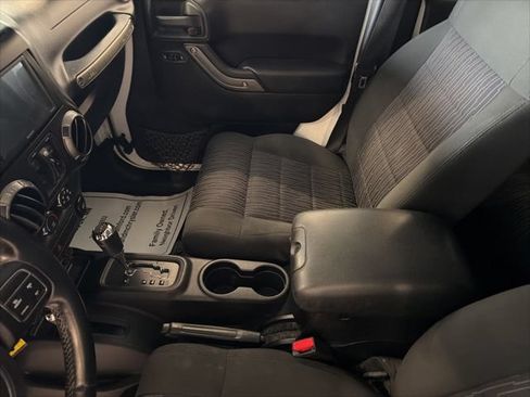 Used 2012 Jeep Wrangler Unlimited Sport AWD/4WD image 11