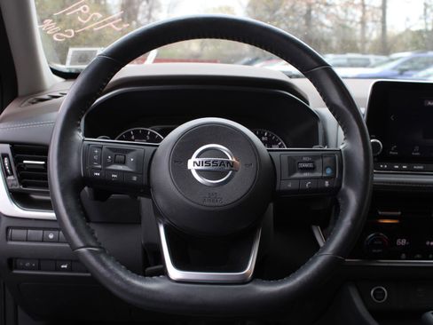 Used 2021 Nissan Rogue SV w/ Premium Package AWD/4WD image 11