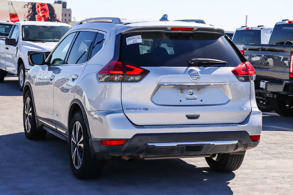 Used 2017 Nissan Rogue SL w/ SL Premium Package FWD image 6