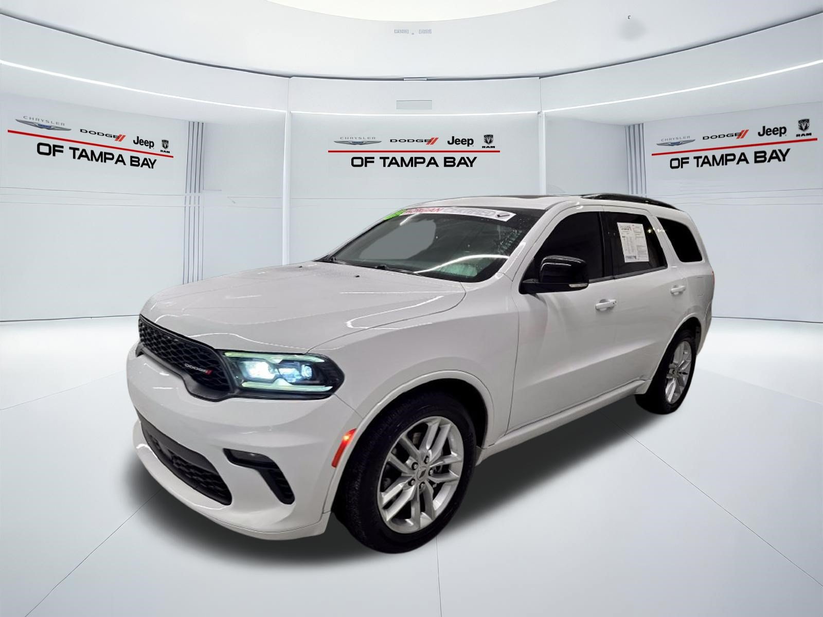 Used 2023 Dodge Durango GT RWD image 2