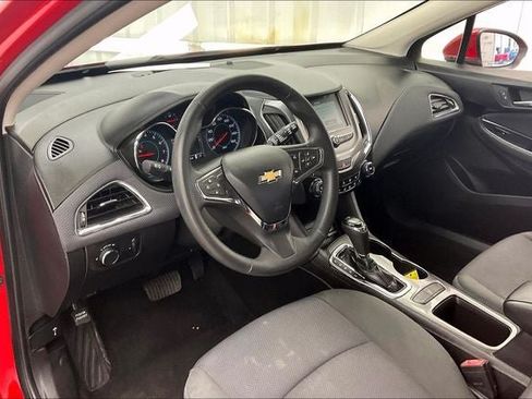 Used 2017 Chevrolet Cruze LT w/ Convenience Package FWD image 16