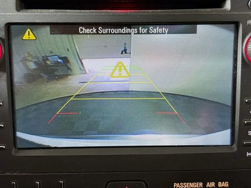 Used 2016 GMC Acadia SLE FWD image 13