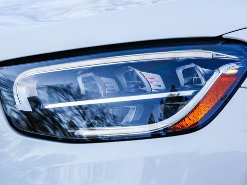 Used 2021 Mercedes-Benz GLC 300 4MATIC image 7