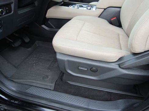Certified 2024 Ford Expedition XLT AWD/4WD image 17