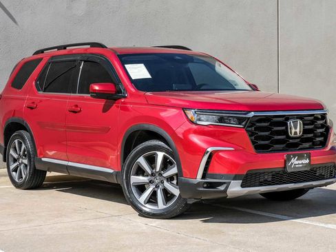 Used 2023 Honda Pilot Touring image 7