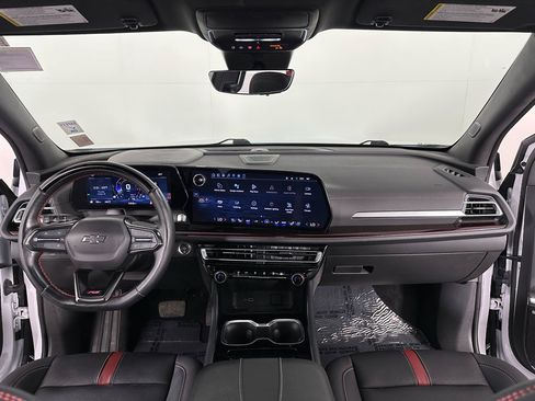 Used 2024 Chevrolet Traverse RS image 6