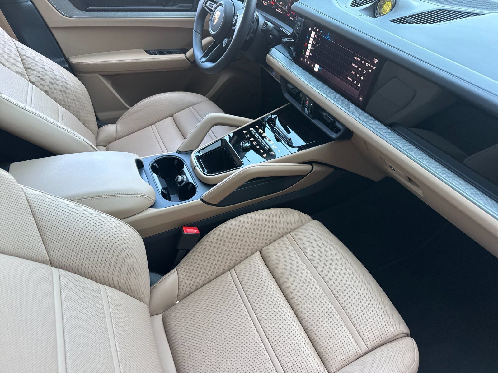 Certified 2026 Porsche Cayenne Coupe AWD/4WD image 16