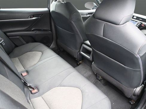 Used 2020 Toyota Camry LE FWD image 19