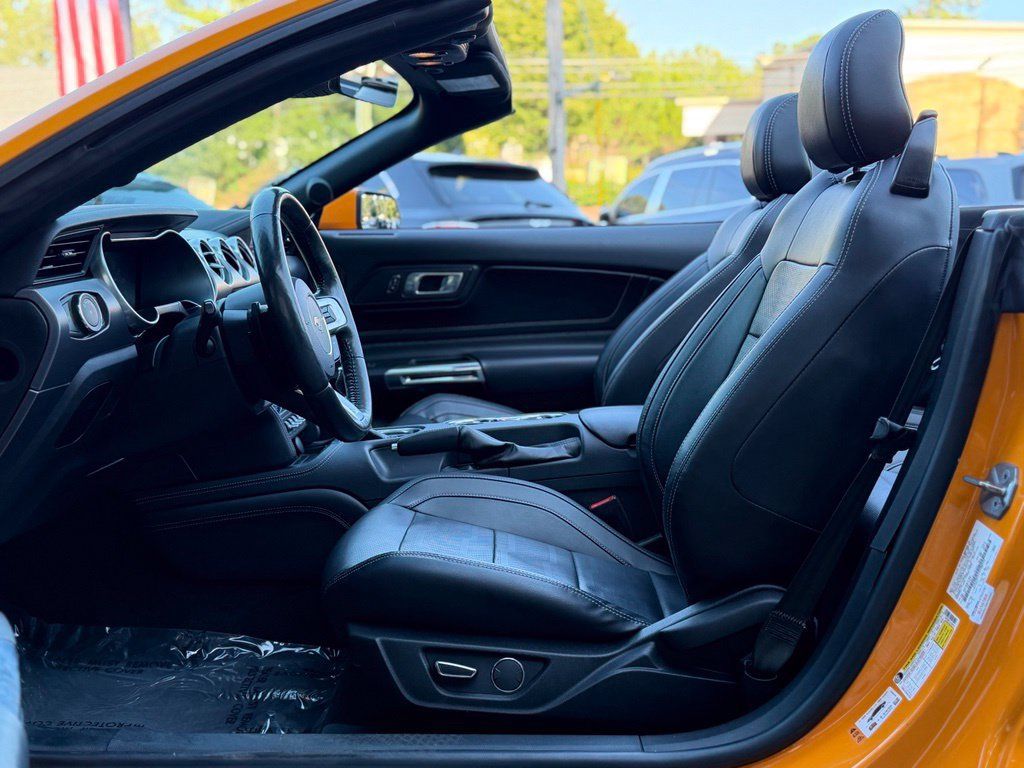 Used 2018 Ford Mustang GT Premium w/ Equipment Group 401A RWD image 25
