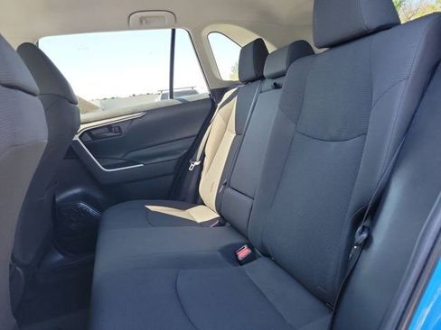 Used 2021 Toyota RAV4 LE image 20