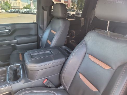 Used 2019 GMC Sierra 1500 AT4 w/ AT4 Preferred Package AWD/4WD image 12