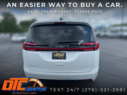 New 2027 Chrysler Pacifica Select