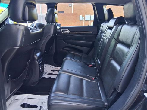 Used 2012 Jeep Grand Cherokee Laredo AWD/4WD image 10