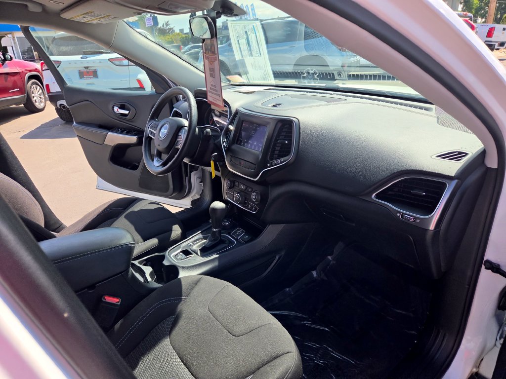 Used 2019 Jeep Cherokee Latitude w/ Popular Appearance Group AWD/4WD image 13