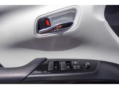 Used 2022 Toyota Prius LE FWD image 12