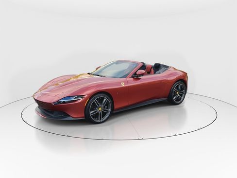 Used 2025 Ferrari Roma Spider image 4