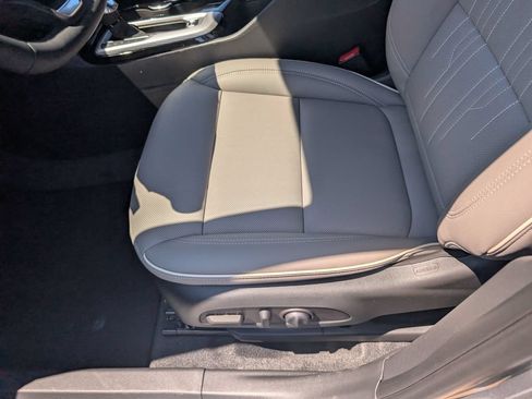 New 2026 Buick Envista Avenir FWD image 21