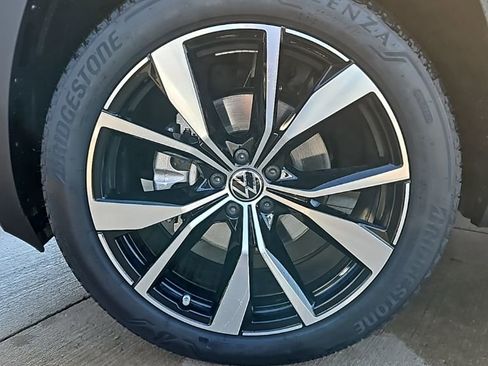 New 2026 Volkswagen Atlas SEL Premium R-Line AWD/4WD image 9