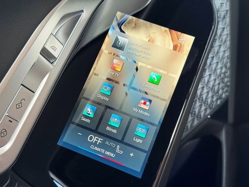 Used 2023 BMW i7 xDrive60 image 36