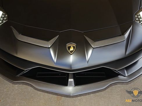 Used 2021 Lamborghini Aventador SVJ image 28