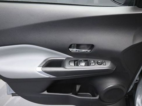 Used 2023 Nissan Kicks SR w/ SR Premium Package image 21