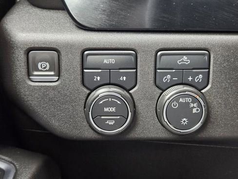 Used 2024 Chevrolet Silverado 1500 LT AWD/4WD image 22