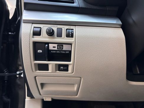 Used 2013 Subaru Outback 2.5i Premium AWD/4WD image 11