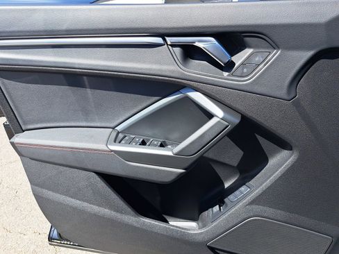 Certified 2025 Audi Q3 2.0T Premium Plus w/ Premium Plus Package image 29