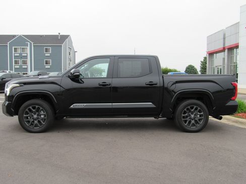 Used 2025 Toyota Tundra Platinum AWD/4WD image 9