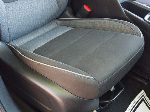 Used 2021 Chevrolet TrailBlazer LT w/ Convenience Package FWD image 12