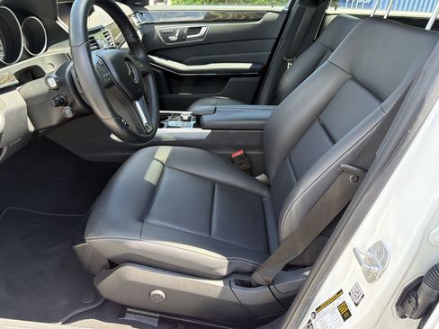 Used 2016 Mercedes-Benz E 350 Sedan w/ Premium Package image 9