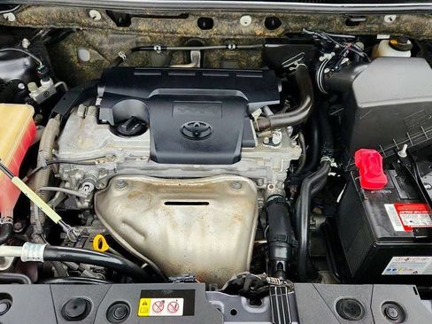Used 2018 Toyota RAV4 XLE image 27