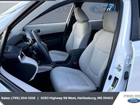 Used 2023 Toyota Corolla Cross L image 18