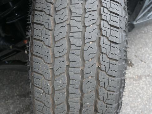 Used 2026 GMC Yukon XL AT4 w/ LPO, Floor Liner Package AWD/4WD image 12
