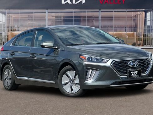 Used 2022 Hyundai Ioniq SE FWD image 2