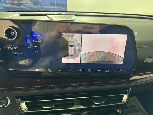 New 2026 Chevrolet Traverse Z71 w/ Enhanced Driving Package AWD/4WD image 40