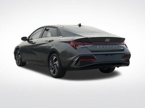 Used 2025 Hyundai Elantra Limited w/ Cargo Package image 26