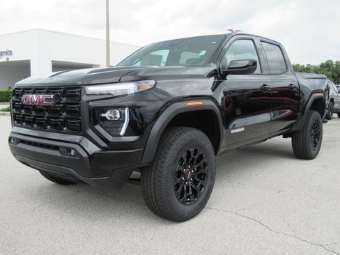 New 2026 GMC Canyon Elevation w/ Convenience Package RWD image 3