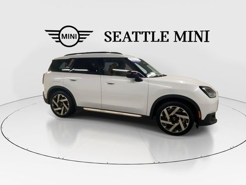Used 2025 MINI Cooper Countryman SE w/ Comfort Package Max AWD/4WD image 13