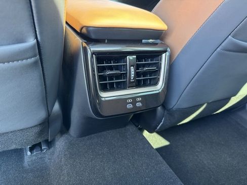 Certified 2025 Toyota Crown Signia image 8