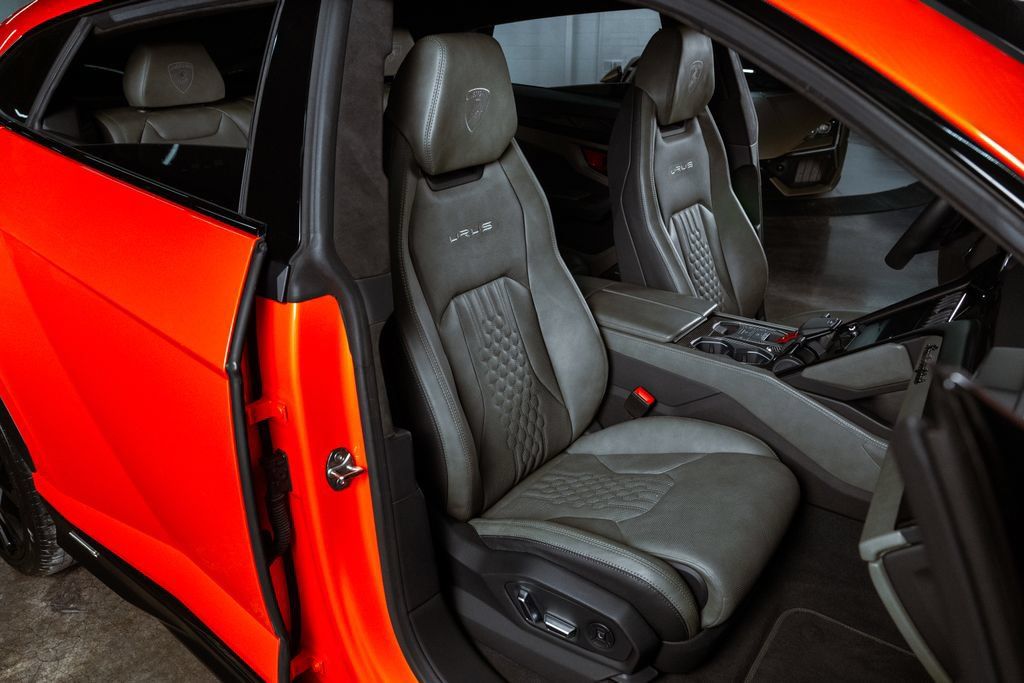 Used 2024 Lamborghini Urus S AWD/4WD image 25