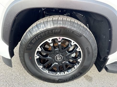 Certified 2026 Toyota Sequoia SR5 w/ TRD Off-Road Package AWD/4WD image 19