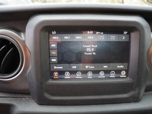 Used 2023 Jeep Gladiator Sport AWD/4WD image 5