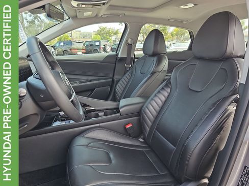 Certified 2025 Hyundai Elantra Limited image 14
