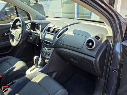 Used 2016 Chevrolet Trax LT image 12