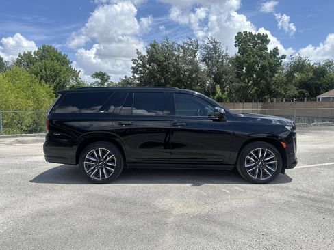 Used 2023 Cadillac Escalade Sport Platinum AWD/4WD image 2