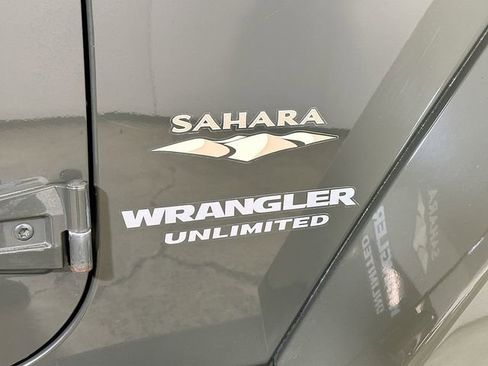 Used 2015 Jeep Wrangler Unlimited Sahara w/ Connectivity Group image 11